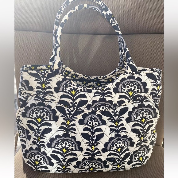 Vera Bradley Pleated Shoulder Bag Fanfare Signature Black White Yellow - Picture 2 of 14